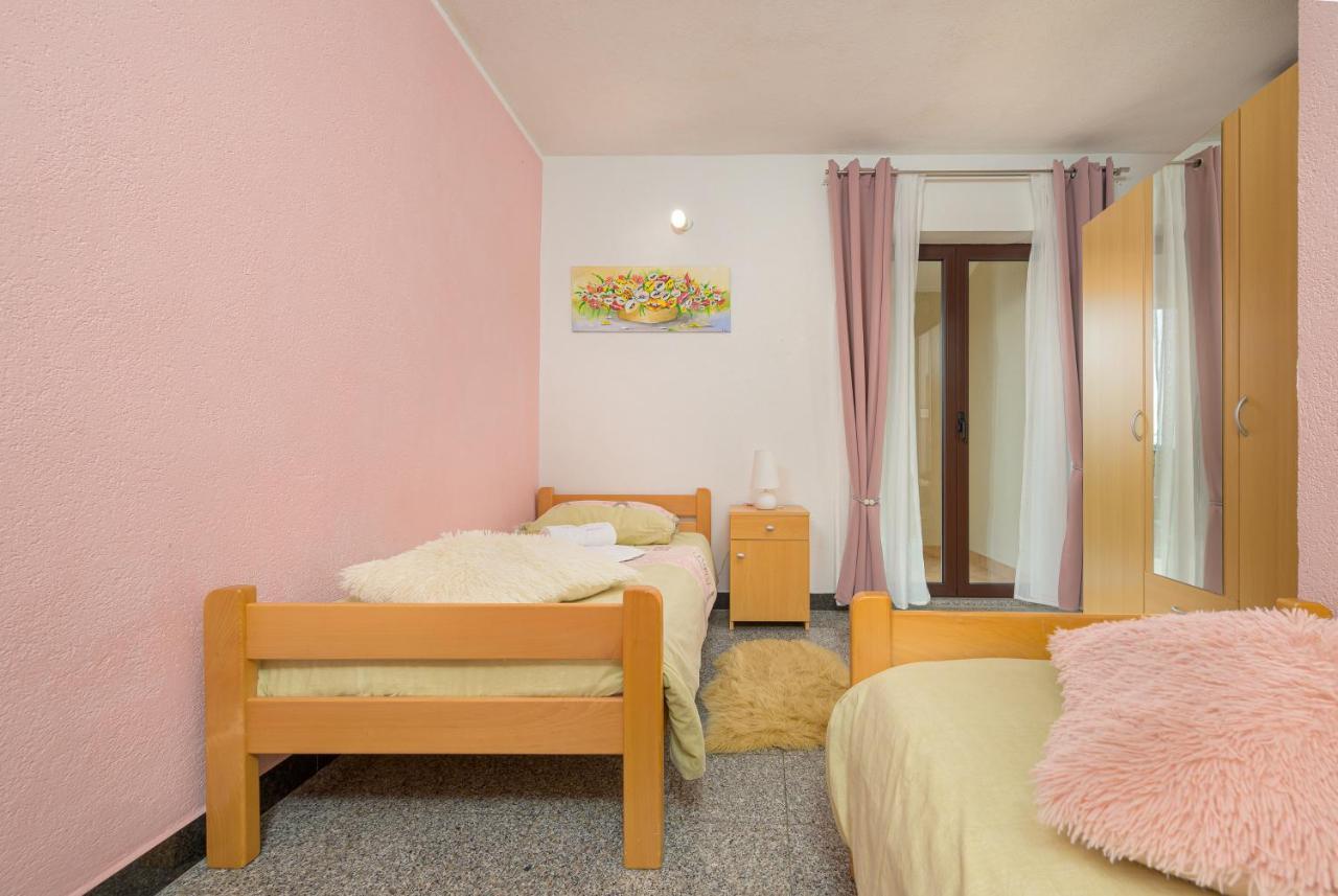 Holiday Apartment Ariella Krizanici Exterior foto